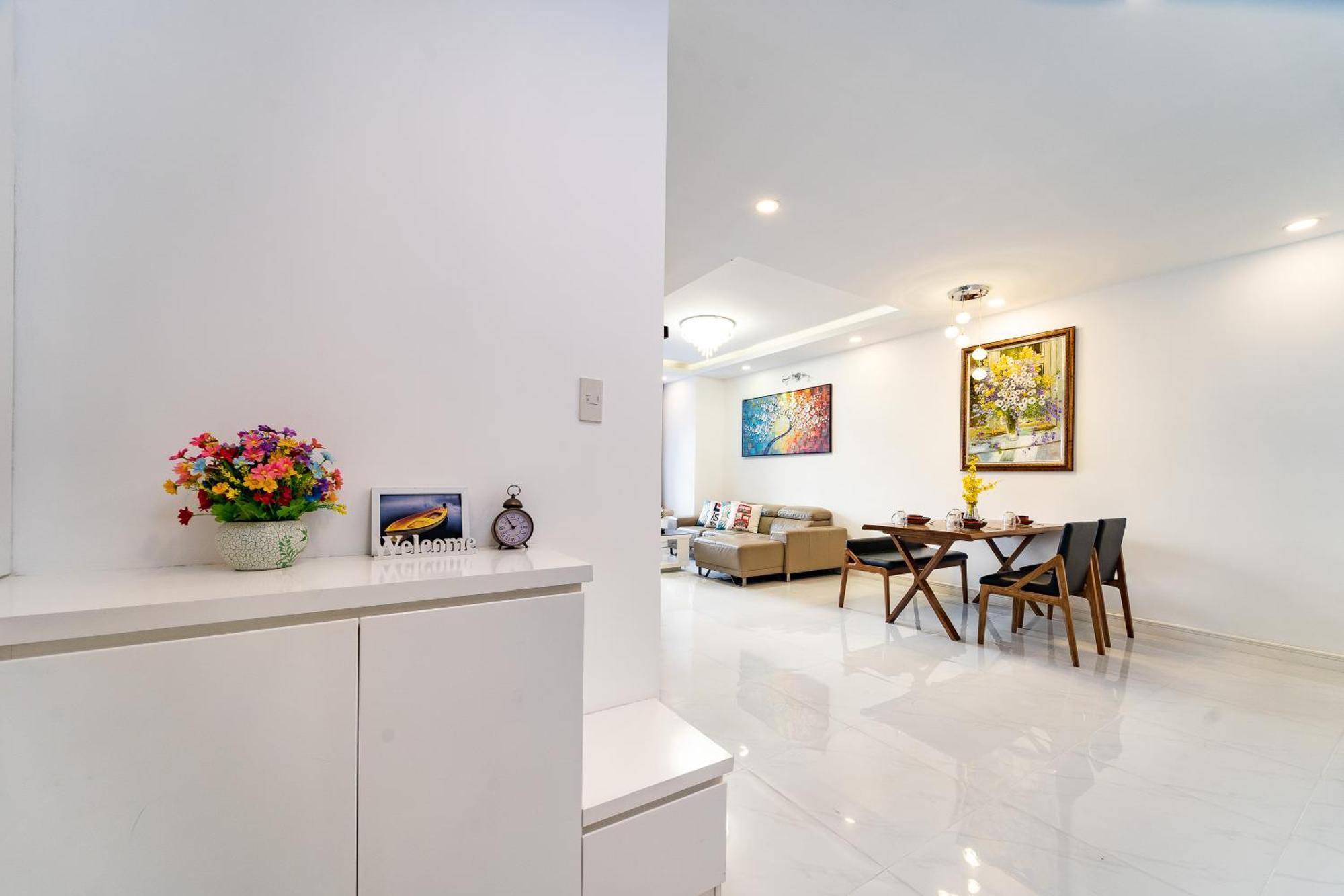 2br-vibrant Home-sunrise North-d7-hana's Apartment