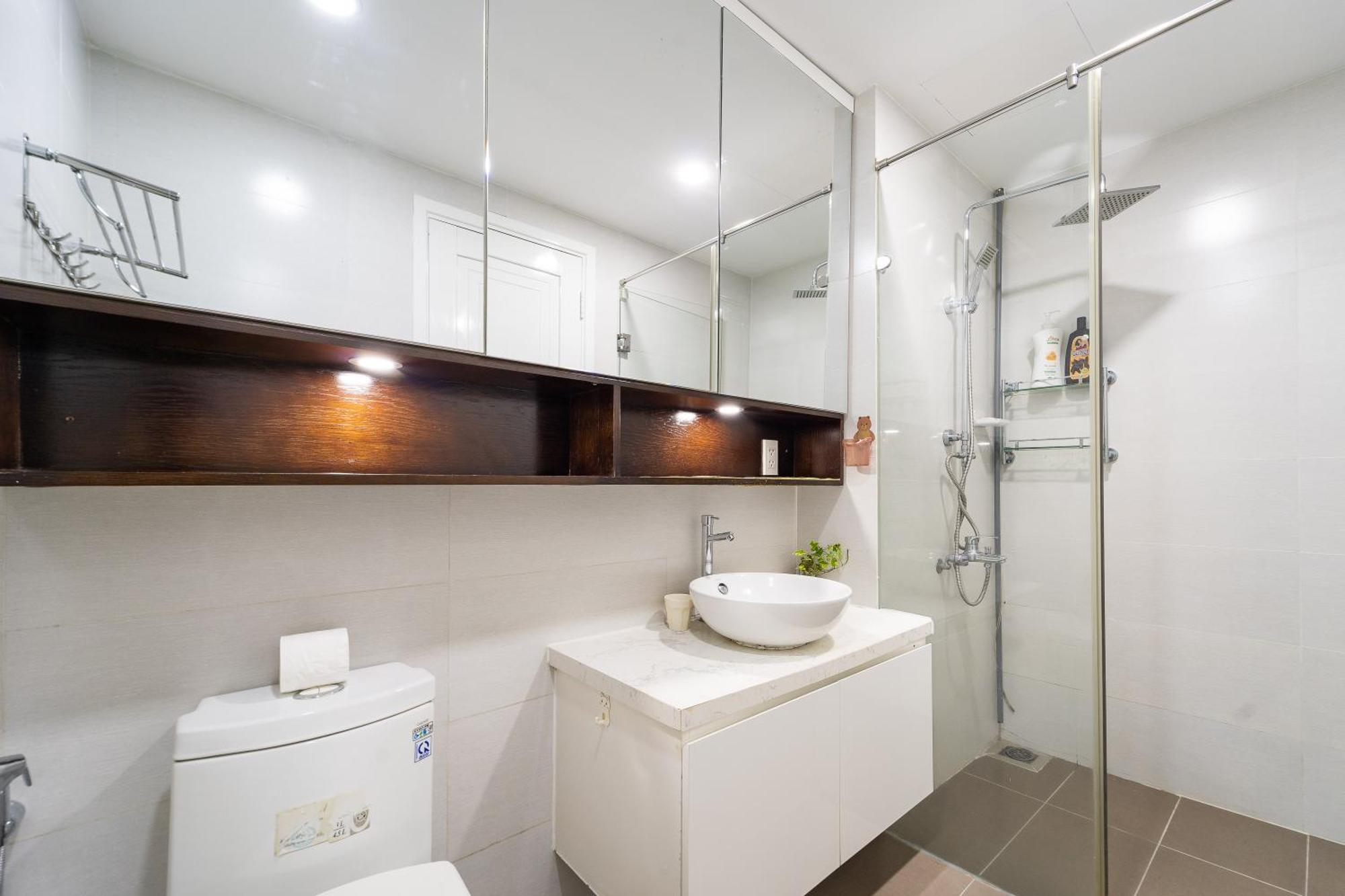 2br-vibrant Home-sunrise North-d7-hana's * Ho Chi Minh City