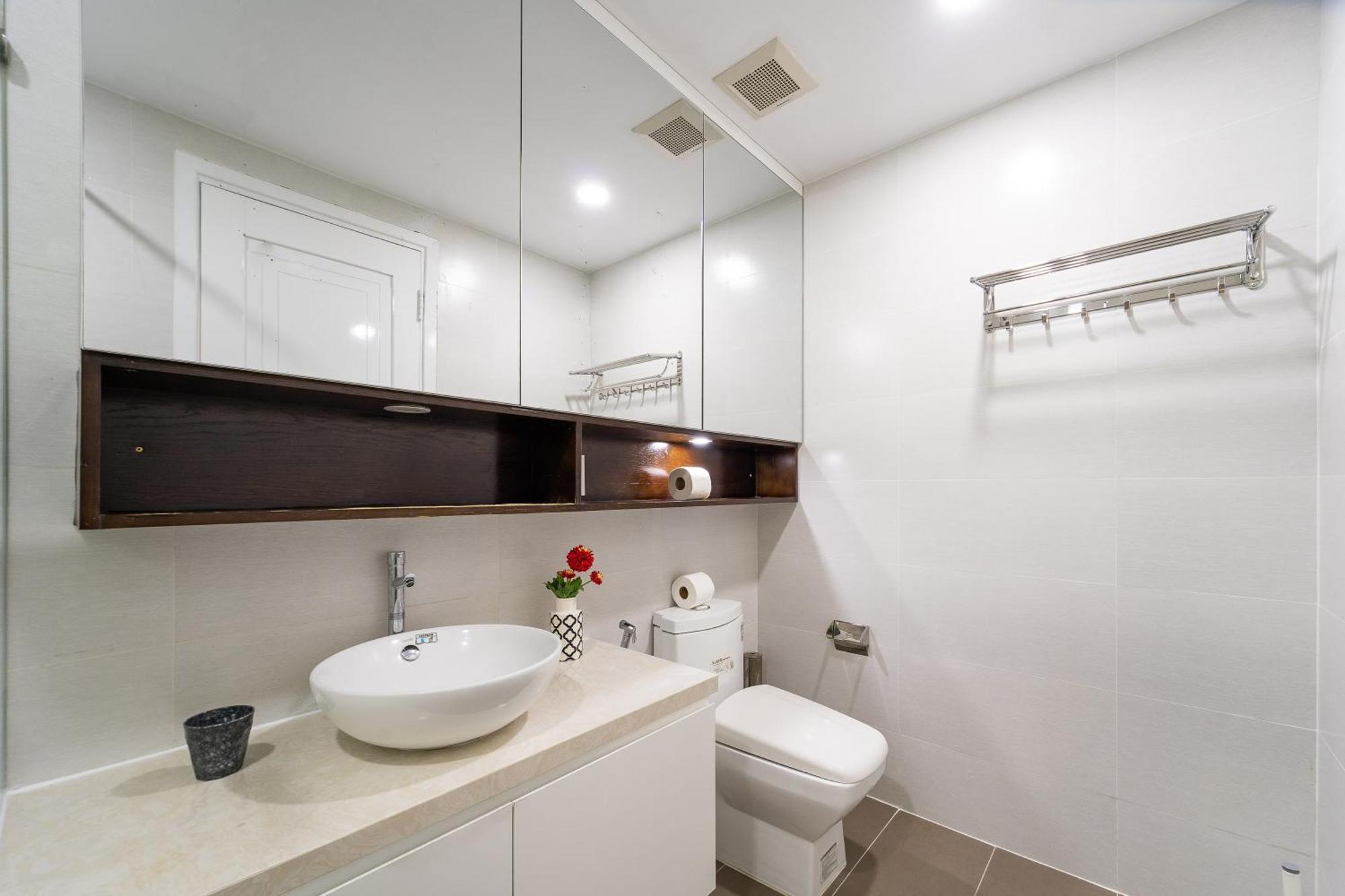 Apartment 2br-vibrant Home-sunrise North-d7-hana's *
